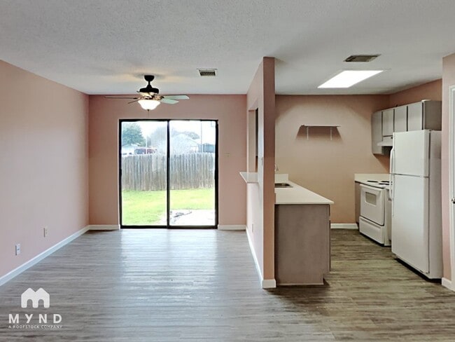 Building Photo - 7009 Blossom Creek