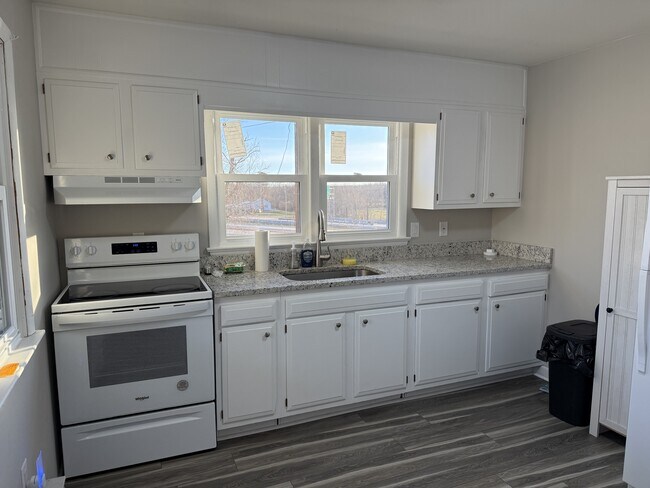 Foto del edificio - 67 Powers Rockwell Ln