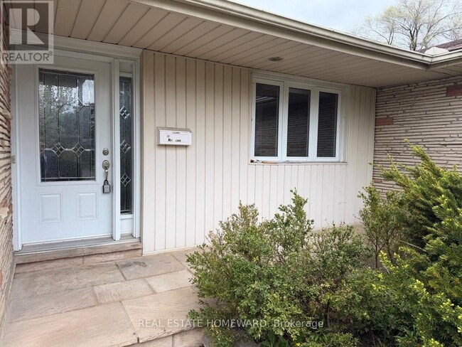 Building Photo - 22 Whitelock Crescent