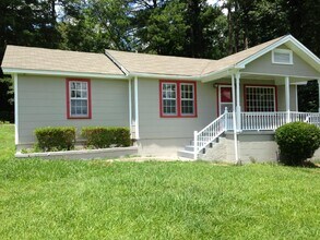 Building Photo - 156 Howle Ave