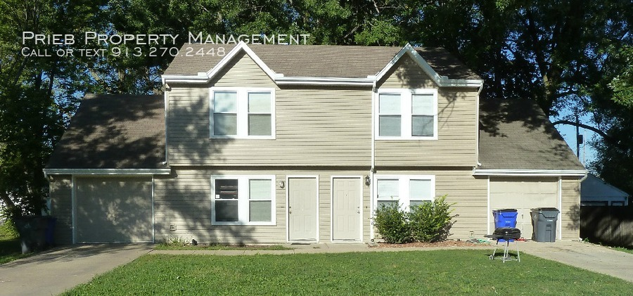 Primary Photo - Clinton Duplex - Ready for Move In!
