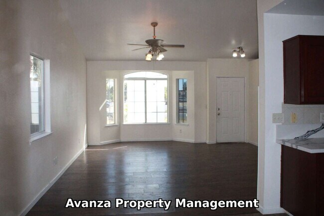 Foto del edificio - Home for Rent 3 Bed/2 Bath - 1,346 Sq Ft. Rent: $2,095/month Deposit: $2,195