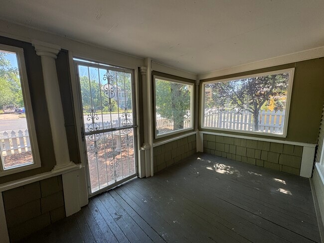 Building Photo - 1911 W Colorado Ave