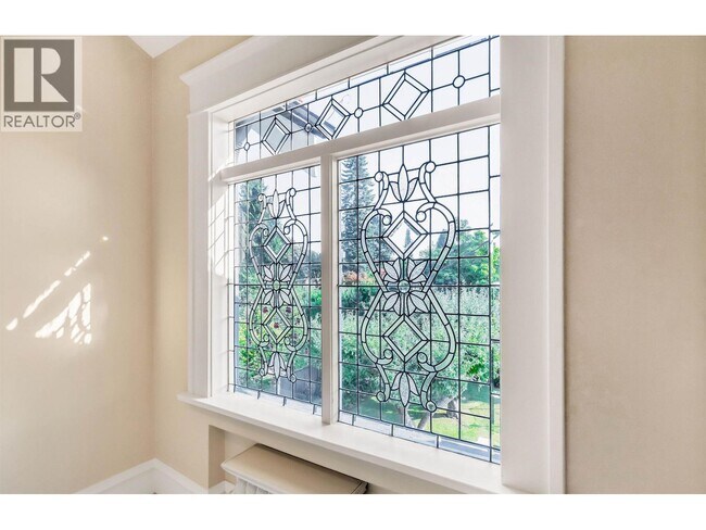 Photo du bâtiment - 1670 W 49th Ave
