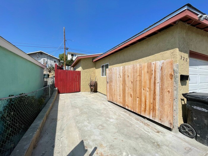 Primary Photo - 322 Southlook Ave