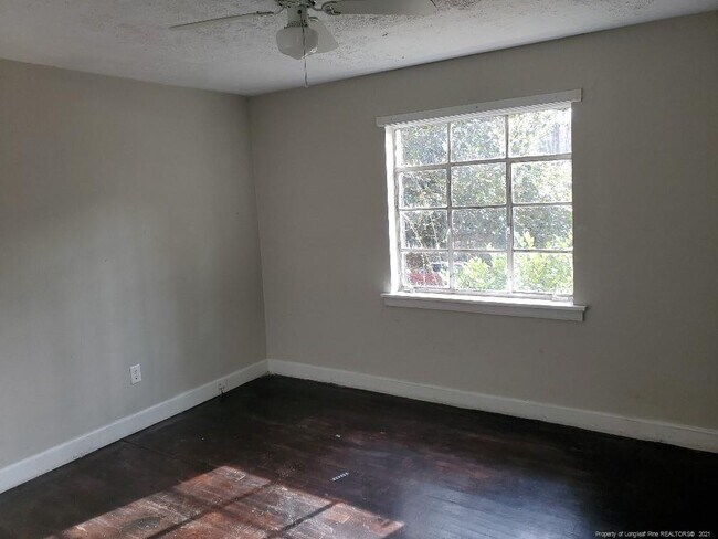 Building Photo - 1406 Briarcliff Dr