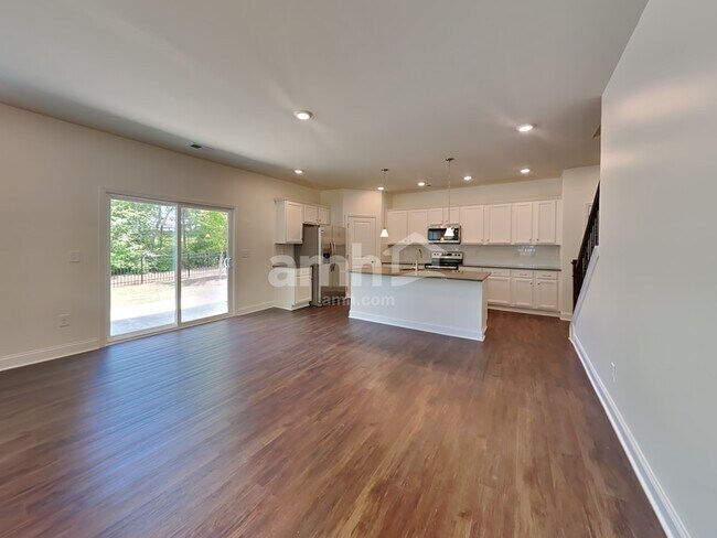 Foto del edificio - 1120 Livengood Wy