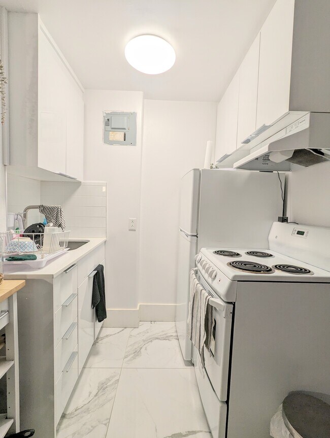 3462 Aylmer Unit 21, Montréal, QC H2X 2B6 Apartments 3462 Aylmer