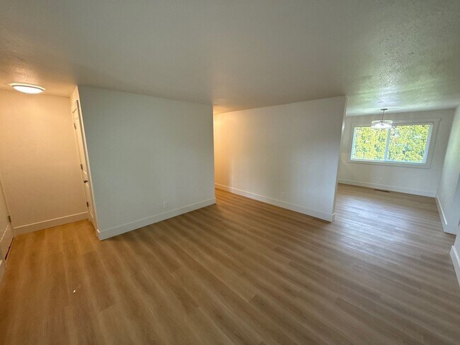 Building Photo - 1507 Freeman Ct NE