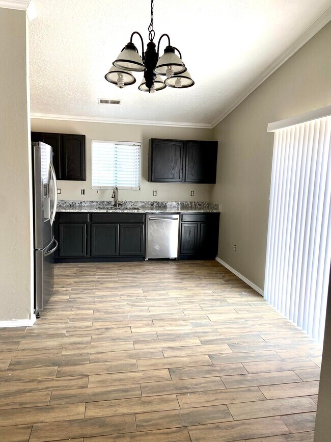 Building Photo - 2405 Purple Canyon Dr SW