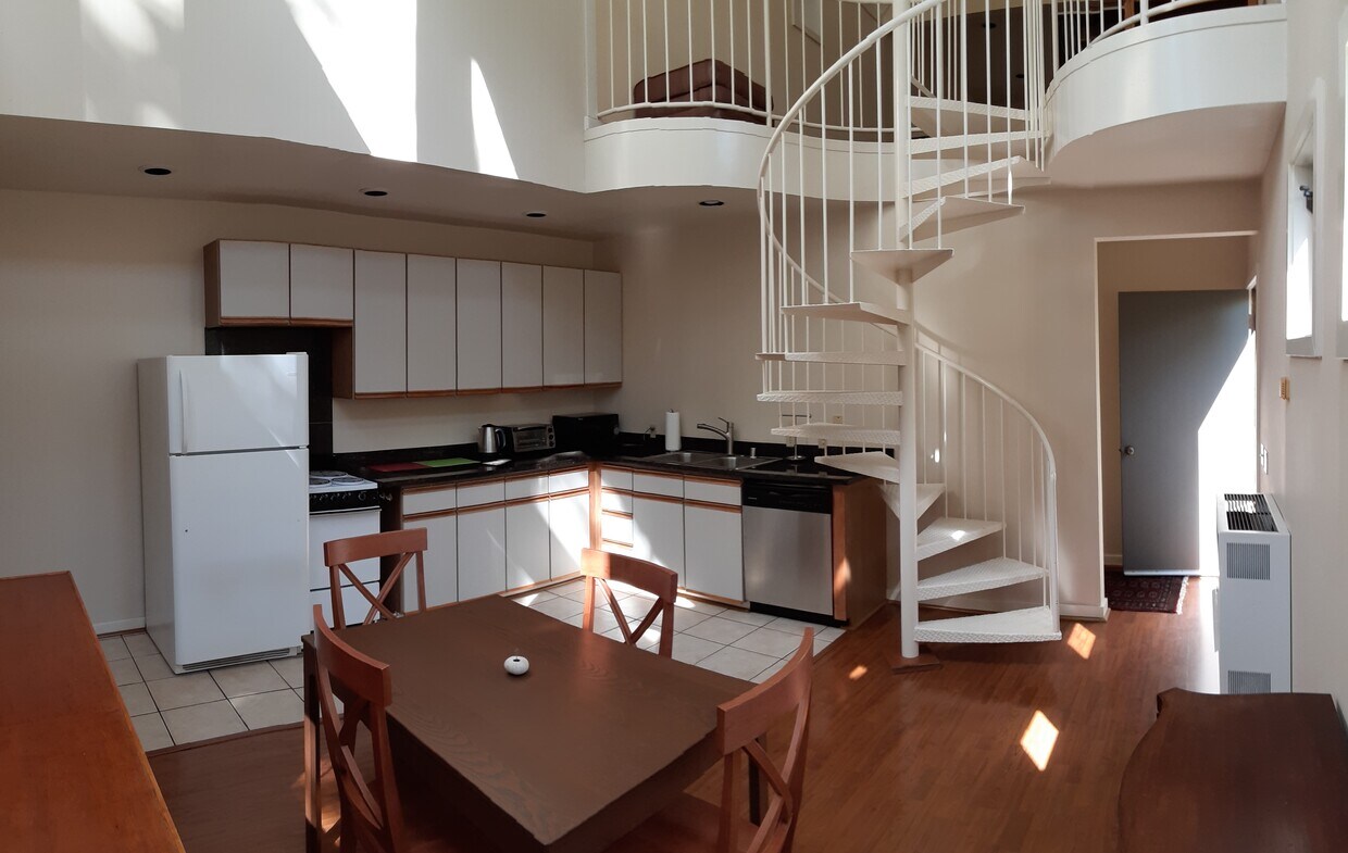 Great room - 780 Sutter Ave
