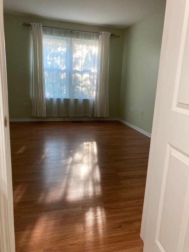 Foto del edificio - 2835 Rutland Cir