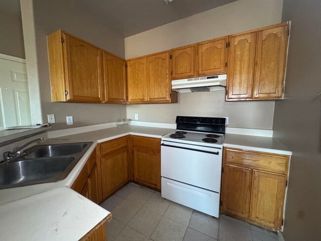 Building Photo - 4502 Llano Rd