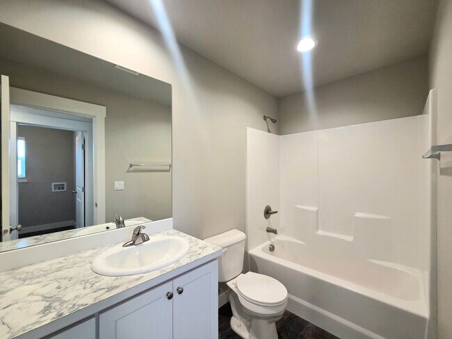 Foto del edificio - Newer Rambler in Mary Hill Estates!