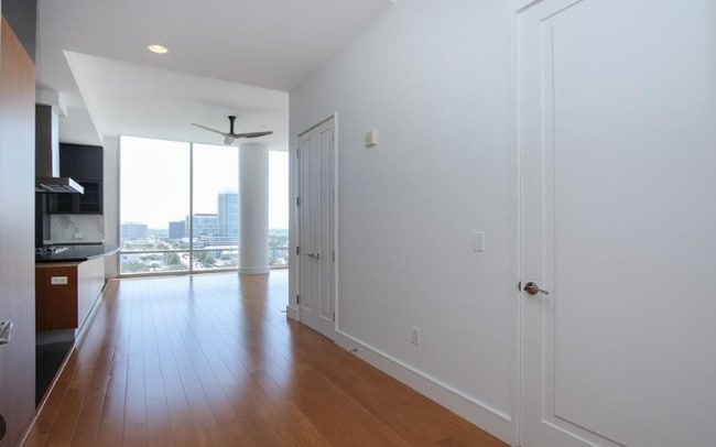 Foto del edificio - 2727 Kirby Dr