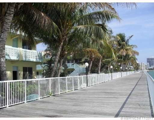 Building Photo - 1022 Bay Dr