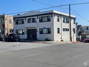 Building Photo - 141-147 W Ivy St