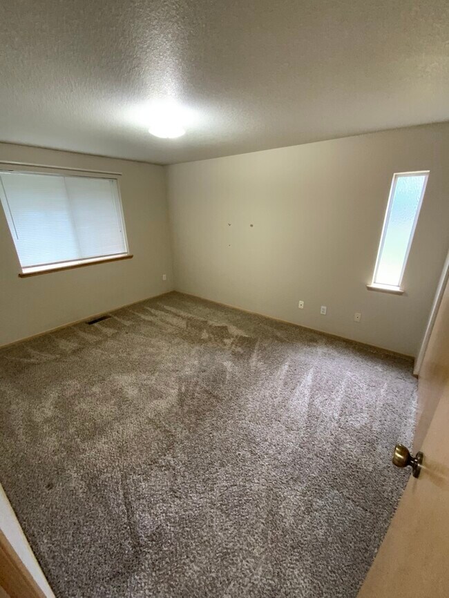 Foto del edificio - Tacoma duplex 2bdr 2bath duplex w/ 1 car garage!