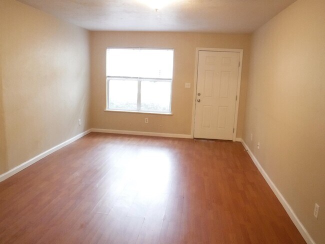 Foto del edificio - 1548 Blountstown St