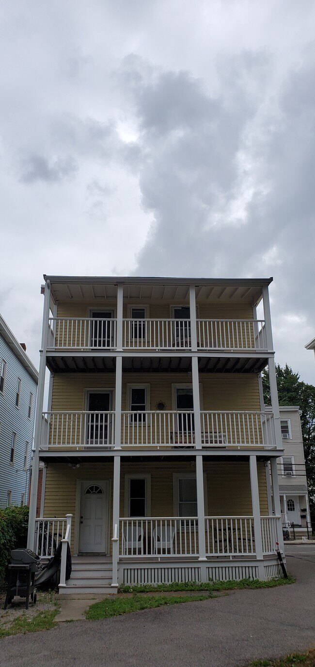 Building Photo - 18 Leland St