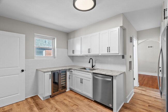 Building Photo - 4980 Fyler Ave