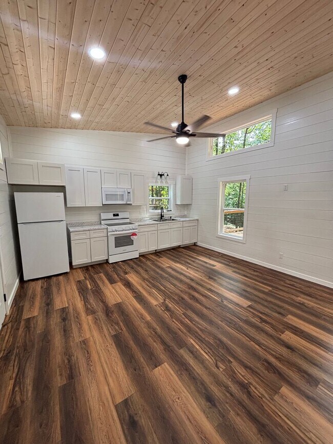 Foto del edificio - Brand New Tiny Home in Central Rutledge - ...