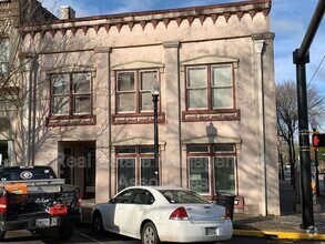 Building Photo - 137 N Hill St