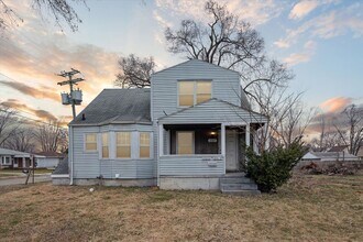 Building Photo - 22107 15 Mile Rd