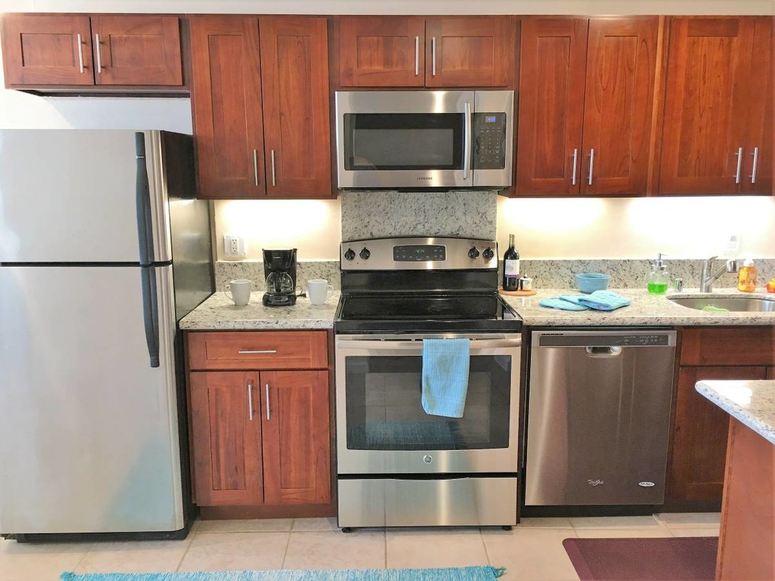 Primary Photo - 435 Seaside Ave