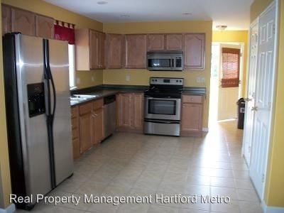 Building Photo - 2 br, 1.5 bath House - 46 Pond St