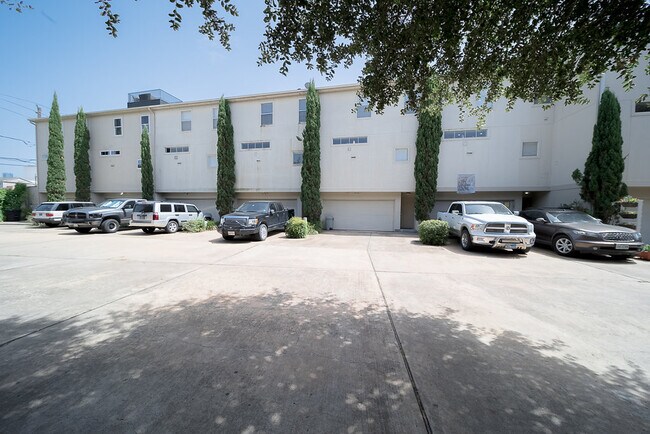 Building Photo - 2602 Washington Ave