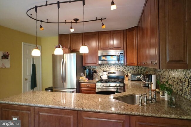 Foto del edificio - 7807 Spruce Mill Dr