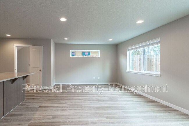 Photo - 4811 NE 37th Ct Townhome
