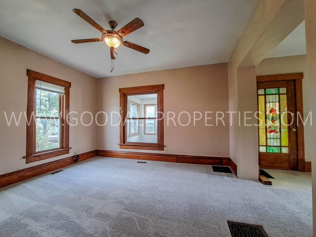 Building Photo - Charming 4-Bedroom Home in DeSoto!