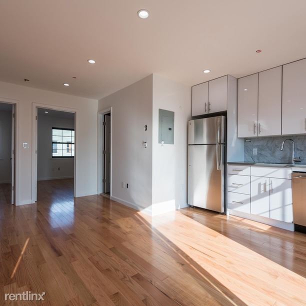 Foto principal - 561 Graham Ave