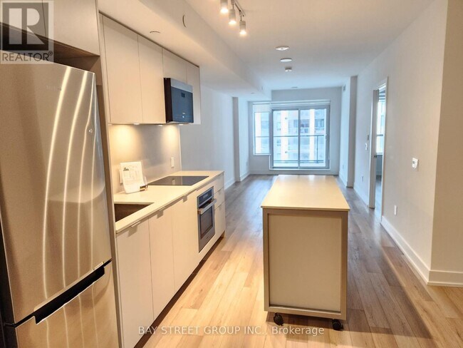 Photo du bâtiment - 8-808 Cedarland Dr