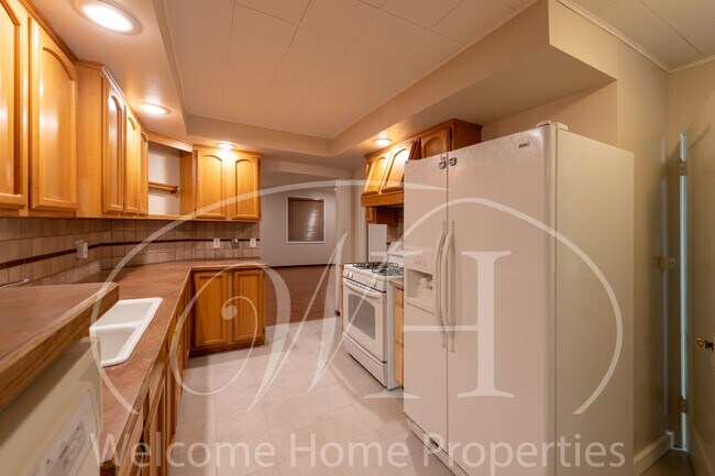 Building Photo - Comfortable Home Close to WWU