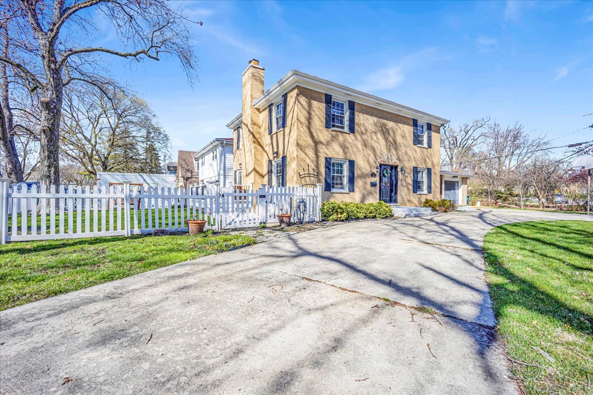 Primary Photo - 705 Phillippa St