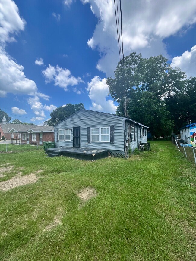 Building Photo - 3120 Lower Wetumpka Rd