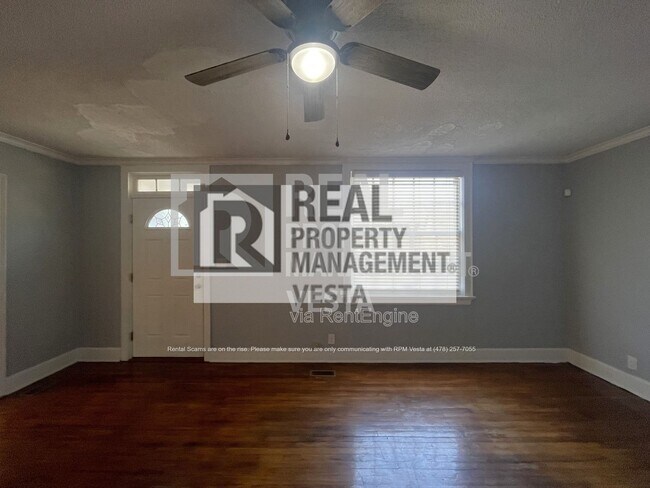 Foto del edificio - 1256 Winton Ave