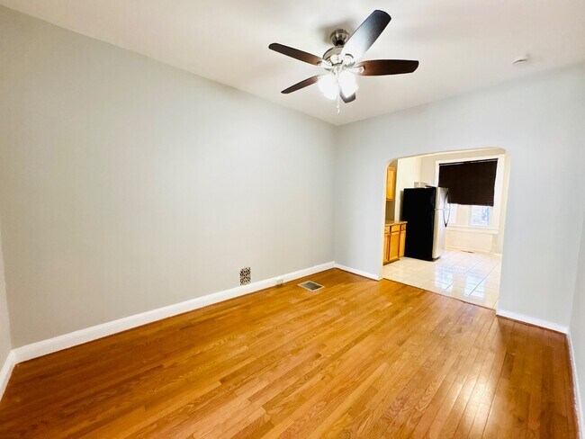 Foto del edificio - 2507 W Fayette St