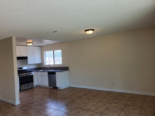 Building Photo - 1116 Oxford Dr