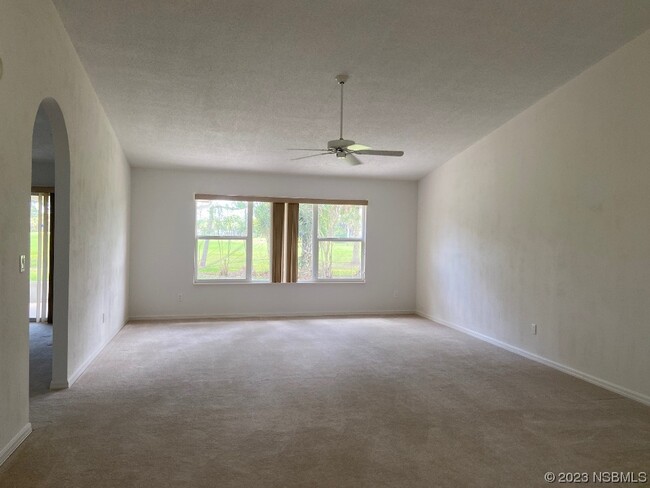 Building Photo - 238 Golf Club Dr
