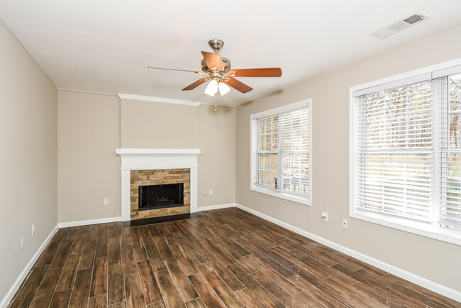 Foto del edificio - Stylish 3-Bedroom with Thoughtful Finishes