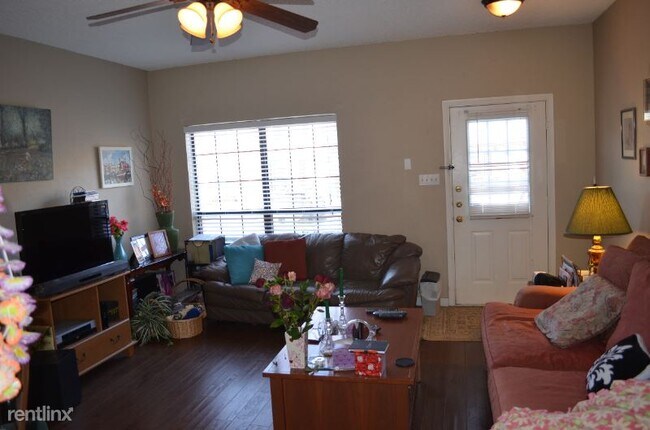 Building Photo - 2 br, 3 bath Condo - 204 Samuel Blvd