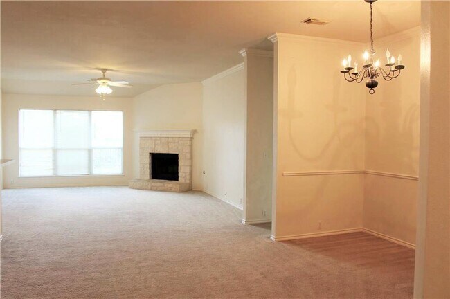 Building Photo - 1708 Fallen Leaf Ln