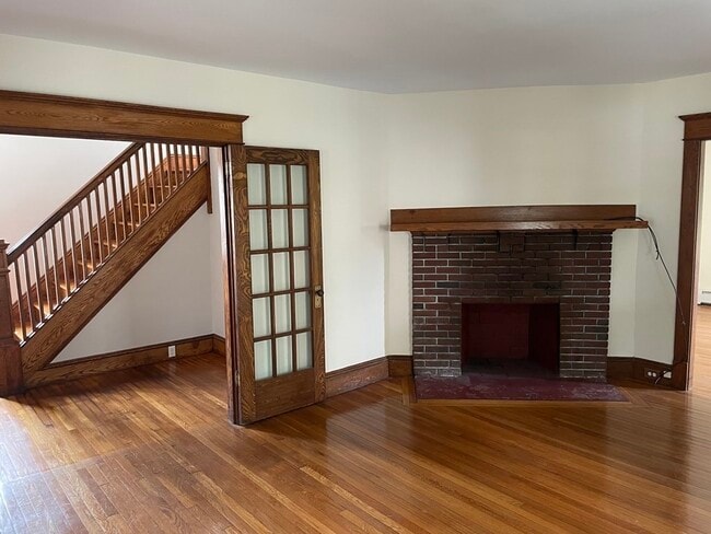 Building Photo - 84 Woodlawn St