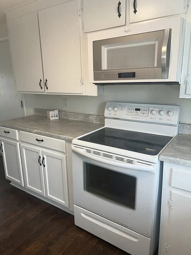 Foto del edificio - 721 Pickens Dr