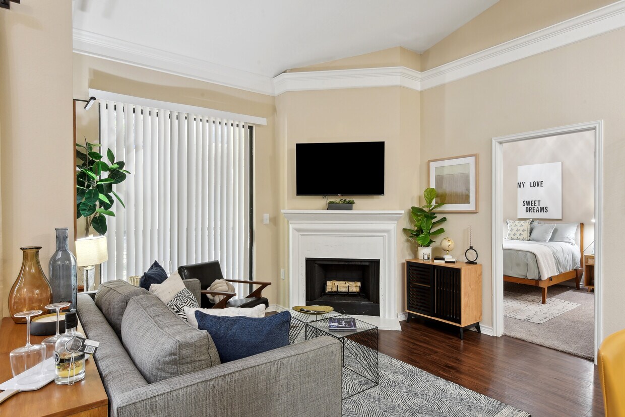 Alister Sunset Valley Apartments in Austin, TX