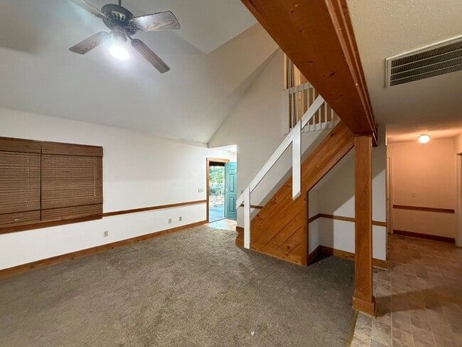 Building Photo - 303 Steppingstone Ct